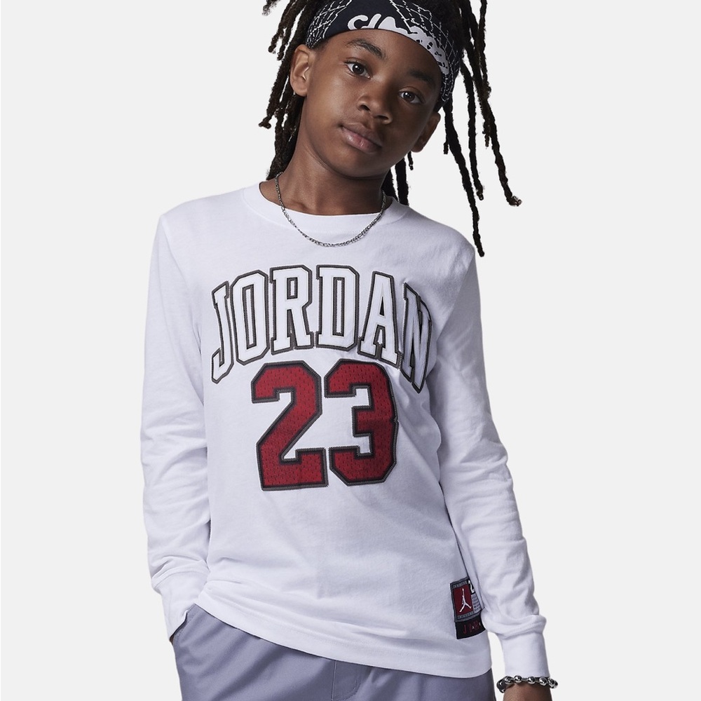 AirJordan white long sleeve t shirt